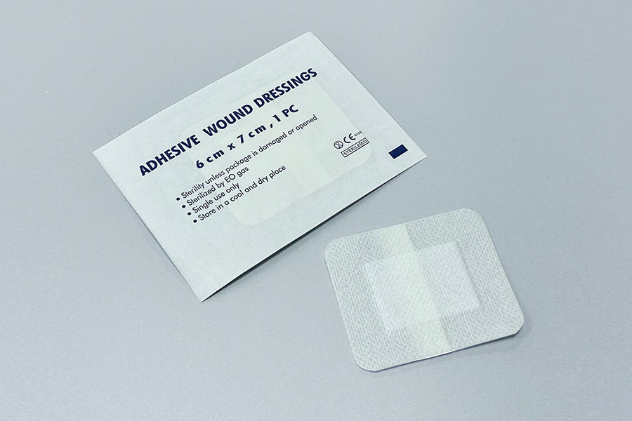 Grands pads adhésifs adaptés à la peau