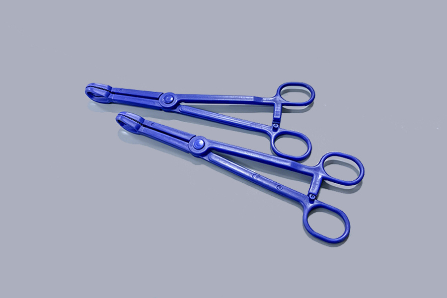 Pince à éponge en plastique jetable